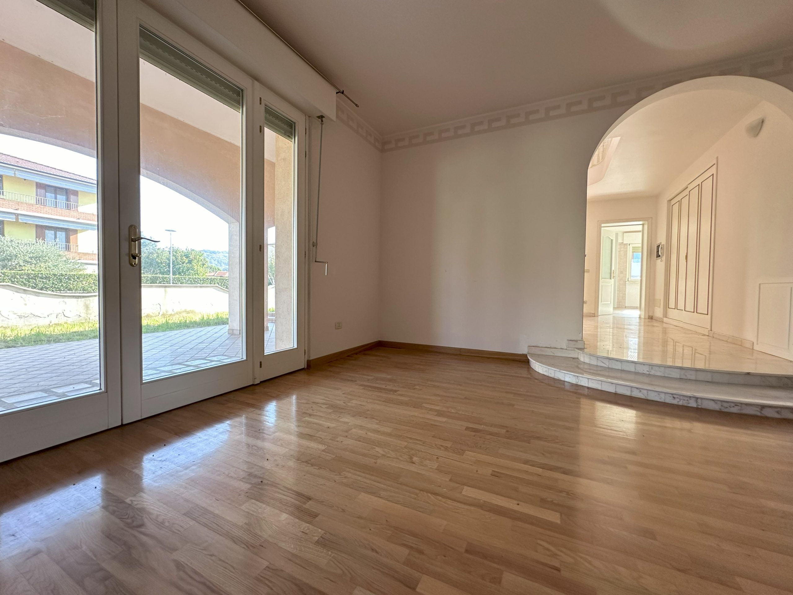 Lussuosa Villa in Zona Residenziale Lussuosa Villa in Zona Residenziale