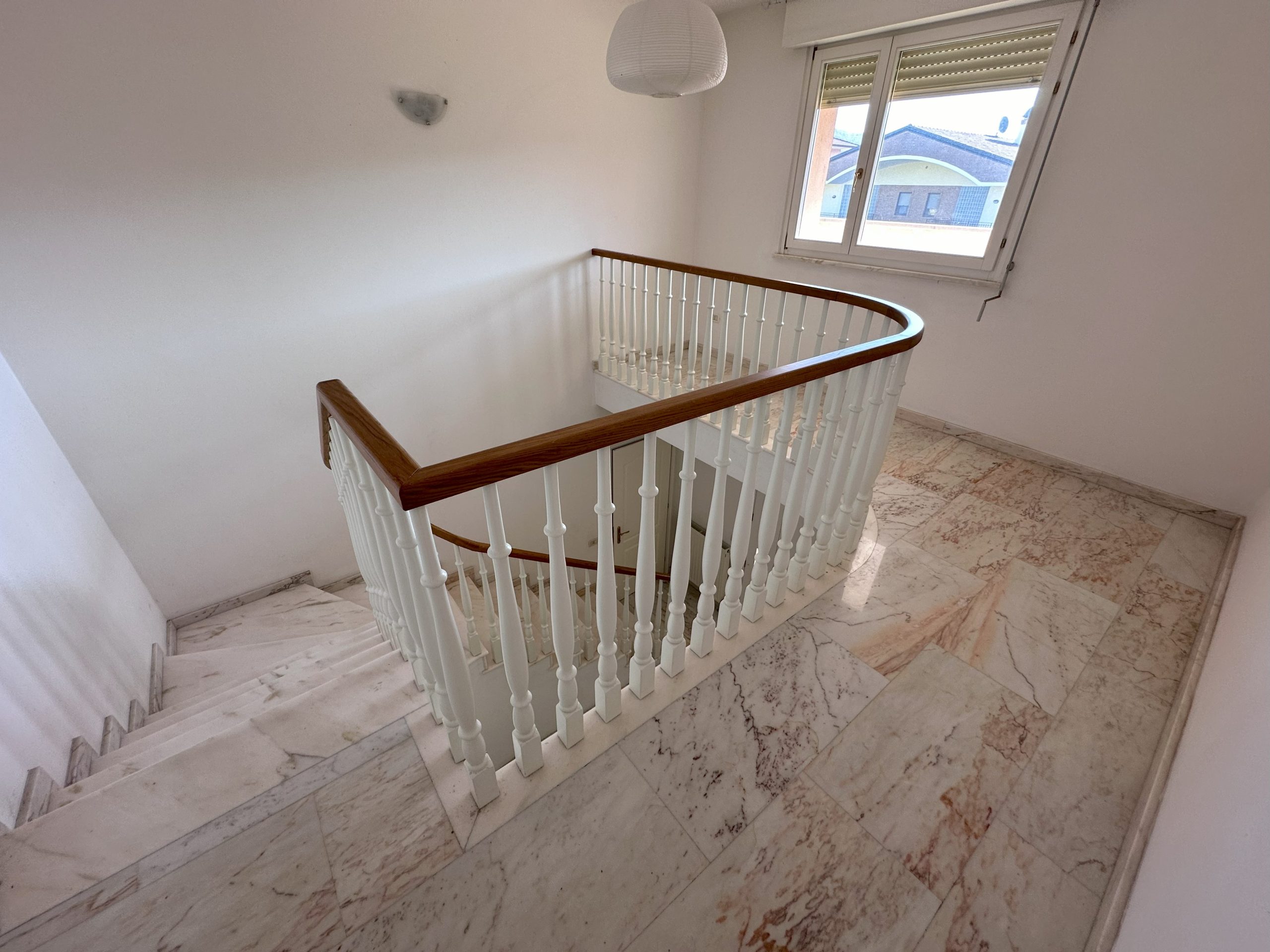 Lussuosa Villa in Zona Residenziale Lussuosa Villa in Zona Residenziale