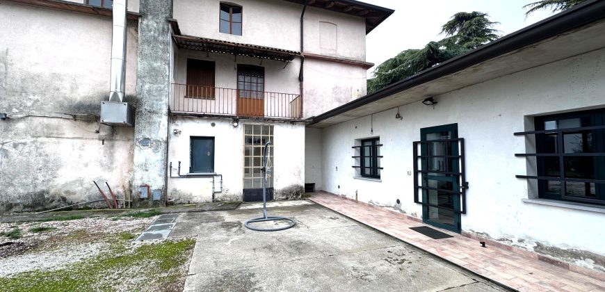 Intero Stabile Residenziale Commerciale