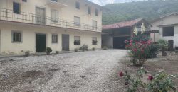 Casa Con Ampia Corte