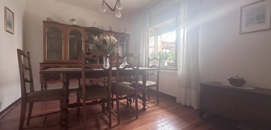 Casa Con Ampia Corte