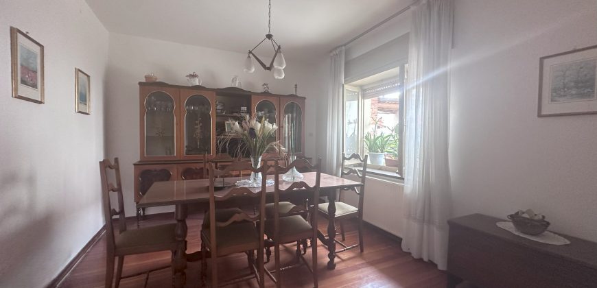 Casa Con Ampia Corte