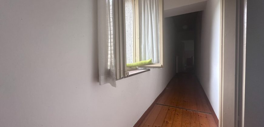 Casa Con Ampia Corte