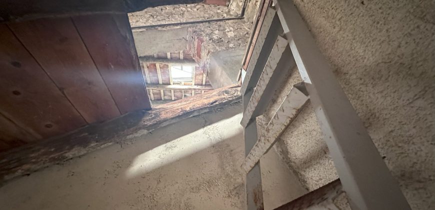 Casa Con Ampia Corte