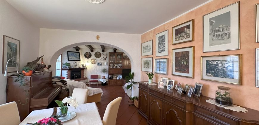 Casa Indipendente Con Dependance