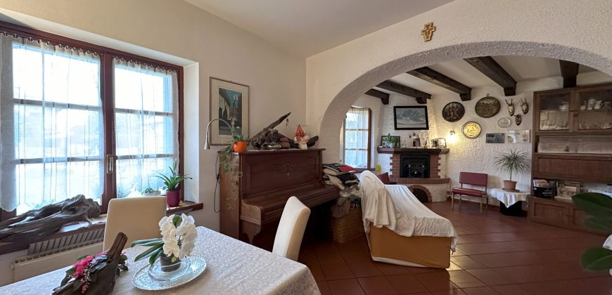 Casa Indipendente Con Dependance