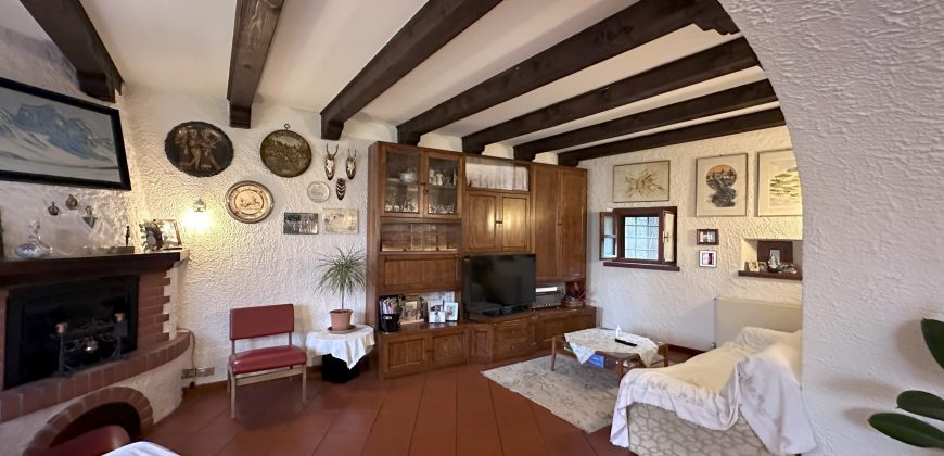 Casa Indipendente Con Dependance