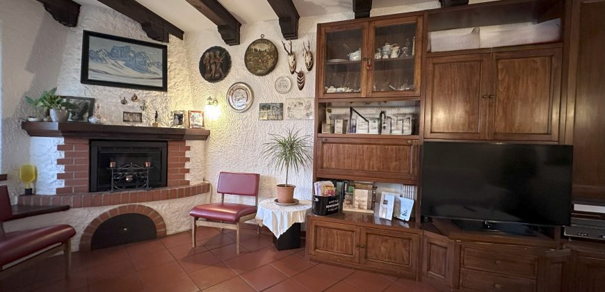 Casa Indipendente Con Dependance