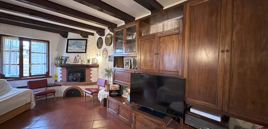 Casa Indipendente Con Dependance