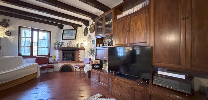 Casa Indipendente Con Dependance