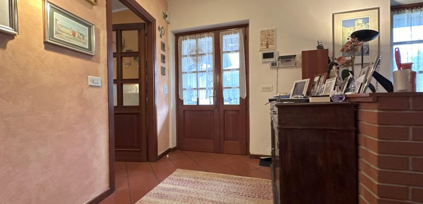 Casa Indipendente Con Dependance
