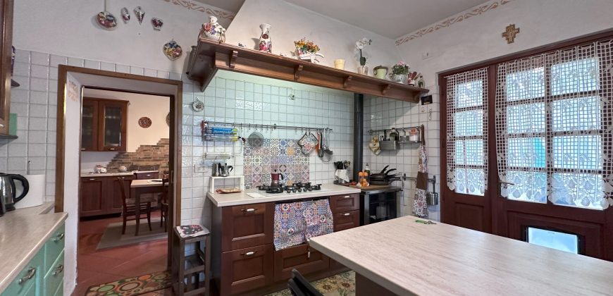 Casa Indipendente Con Dependance