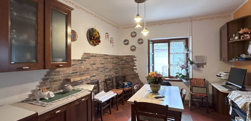 Casa Indipendente Con Dependance