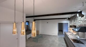 Tricamere In Centro Con Corte Privata
