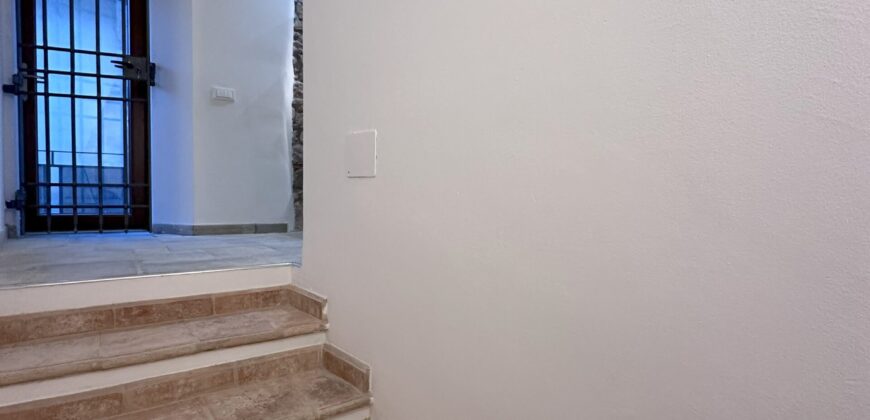 Tricamere In Centro Con Corte Privata