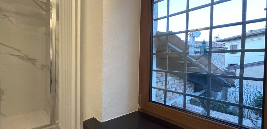 Tricamere In Centro Con Corte Privata