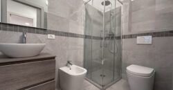 Tricamere In Centro Con Corte Privata