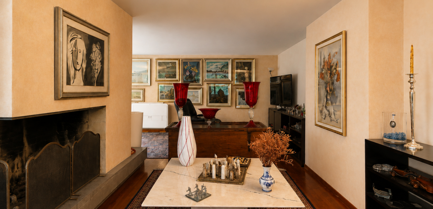 Prestigiosa Villa Con Parco Piantumato