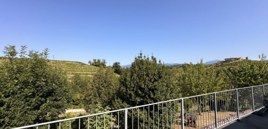 Proprietà In Collina