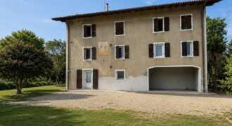 Casa Indipendente Con Ampio Giardino