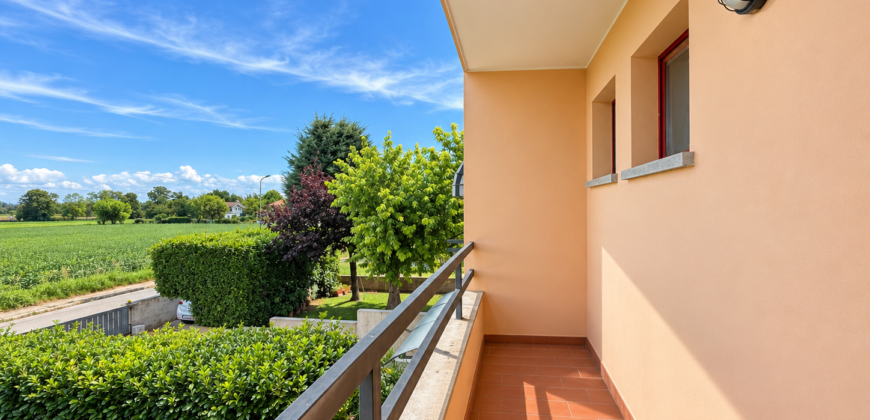 Villa In Bifamiliare A Pradamano