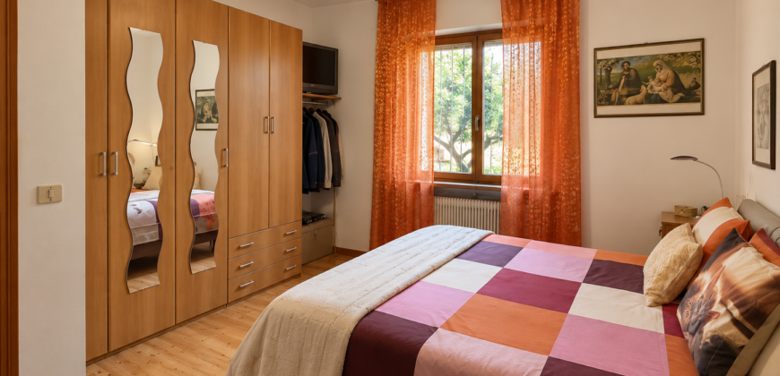 Villa Indipendente Con Parco e Autorimesse