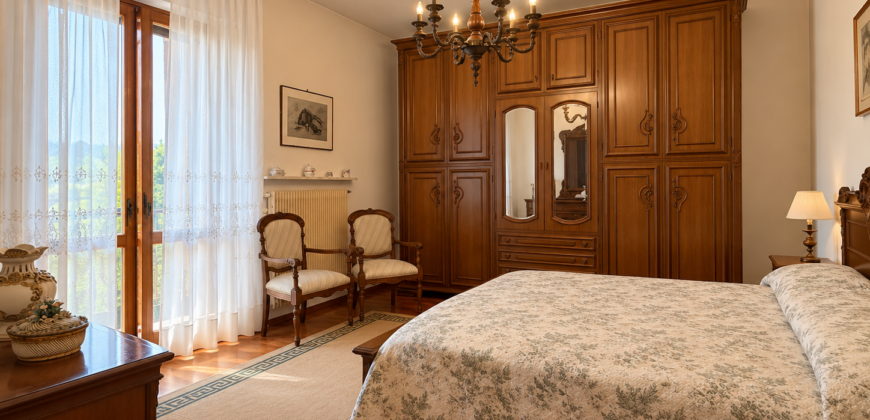 Villa Indipendente Con Parco e Autorimesse