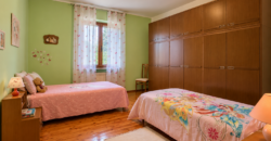 Villa Indipendente Con Parco e Autorimesse